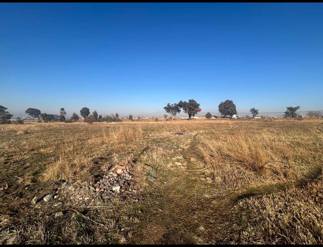5,426M² VACANT LAND FOR SALE IN ROODS GARDENS